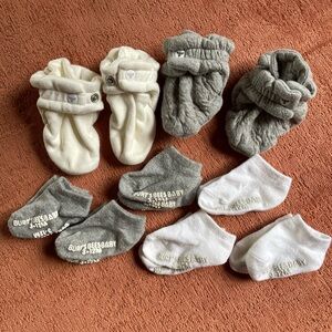 Burt’s Bees Baby Bundle of Booties - Gray and White